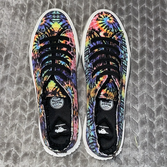 Rocket Dogs Tie Dye Low Top Canvas Sneakers. Size 8.  Lace free slipOns. - Picture 8 of 9